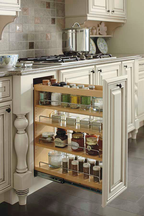 Base Pantry Pull Out Cabinet - Diamond Cabinetry