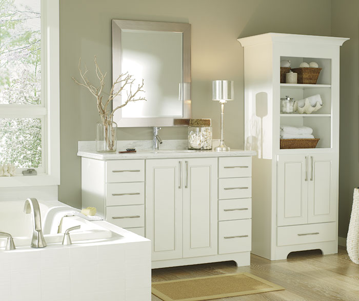/-/media/diamond/products/environment/anden/casual_white_bathroom_cabinets.jpg