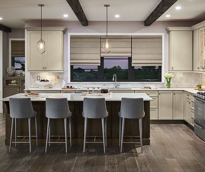 Off White Shaker Kitchen Cabinets - Diamond Cabinetry