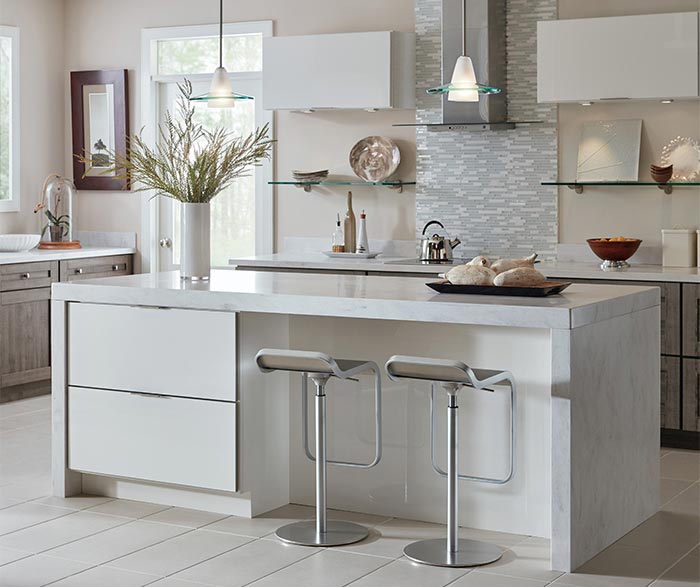 Laminate Cabinets in a Contemporary Kitchen